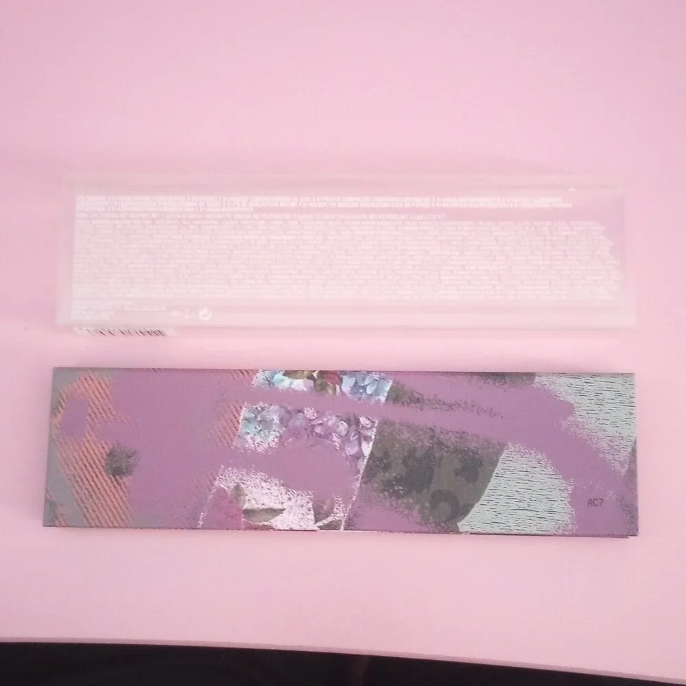 NEW Risktaker MAC Palette - Picture 9 of 10